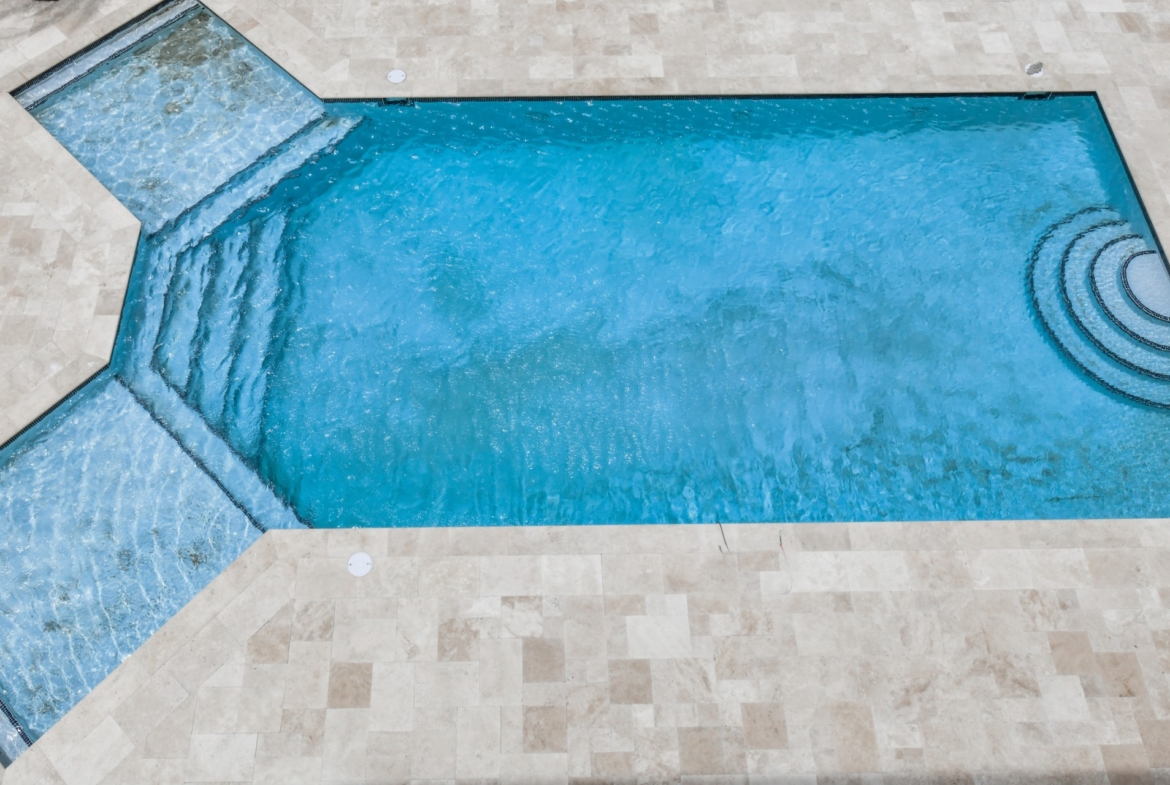 swimming pool at Commandeurs in Aruba For Sale, Res Realty