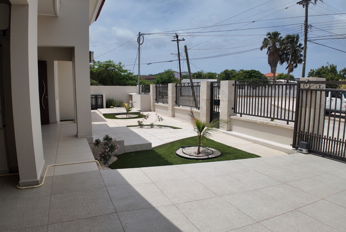 front, garage, General Majoor De Bruynewijk 227, Savaneta, Aruba