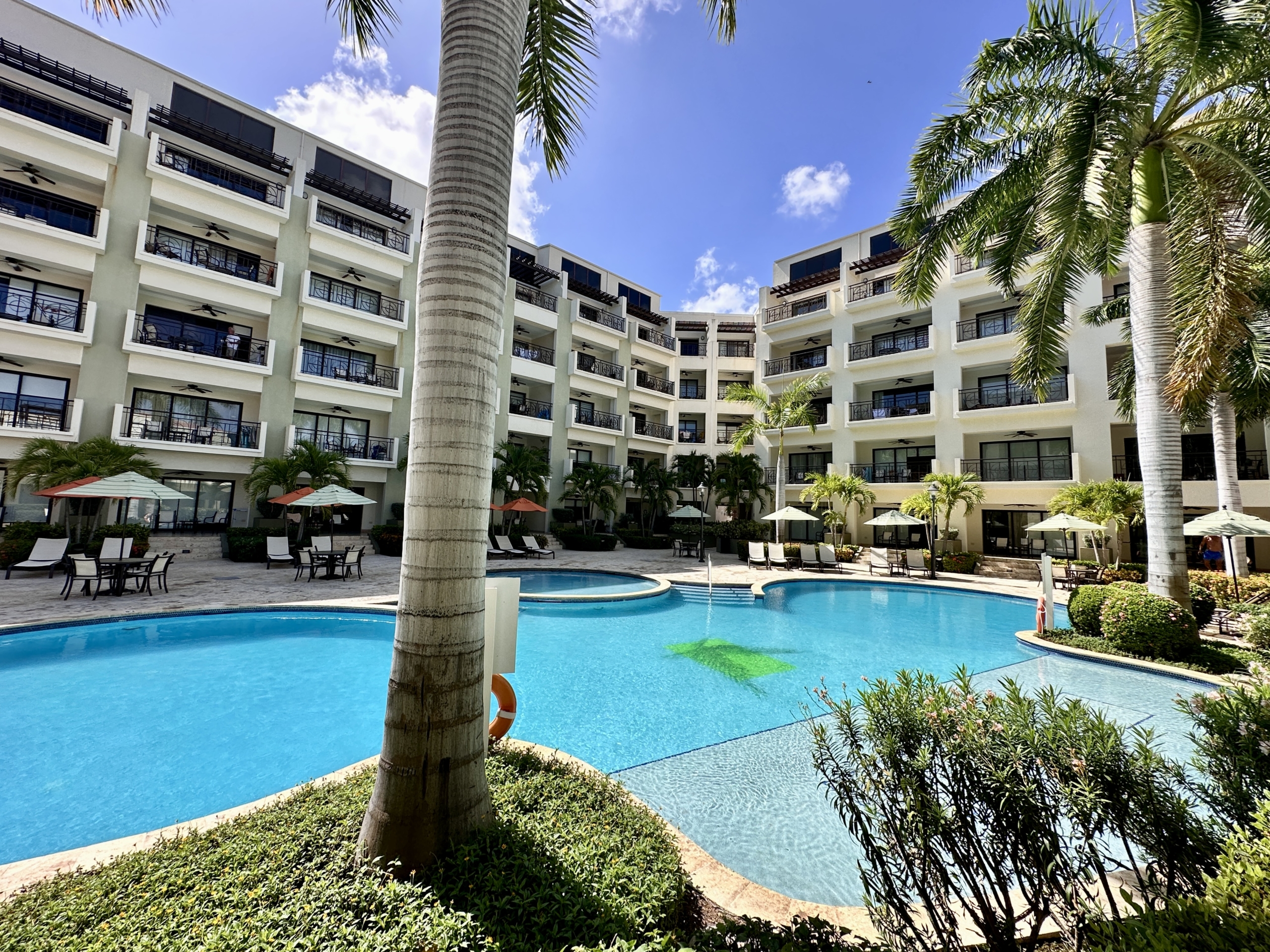 Condo pool at Palm Aruba ❤️ Condo FOR SALE