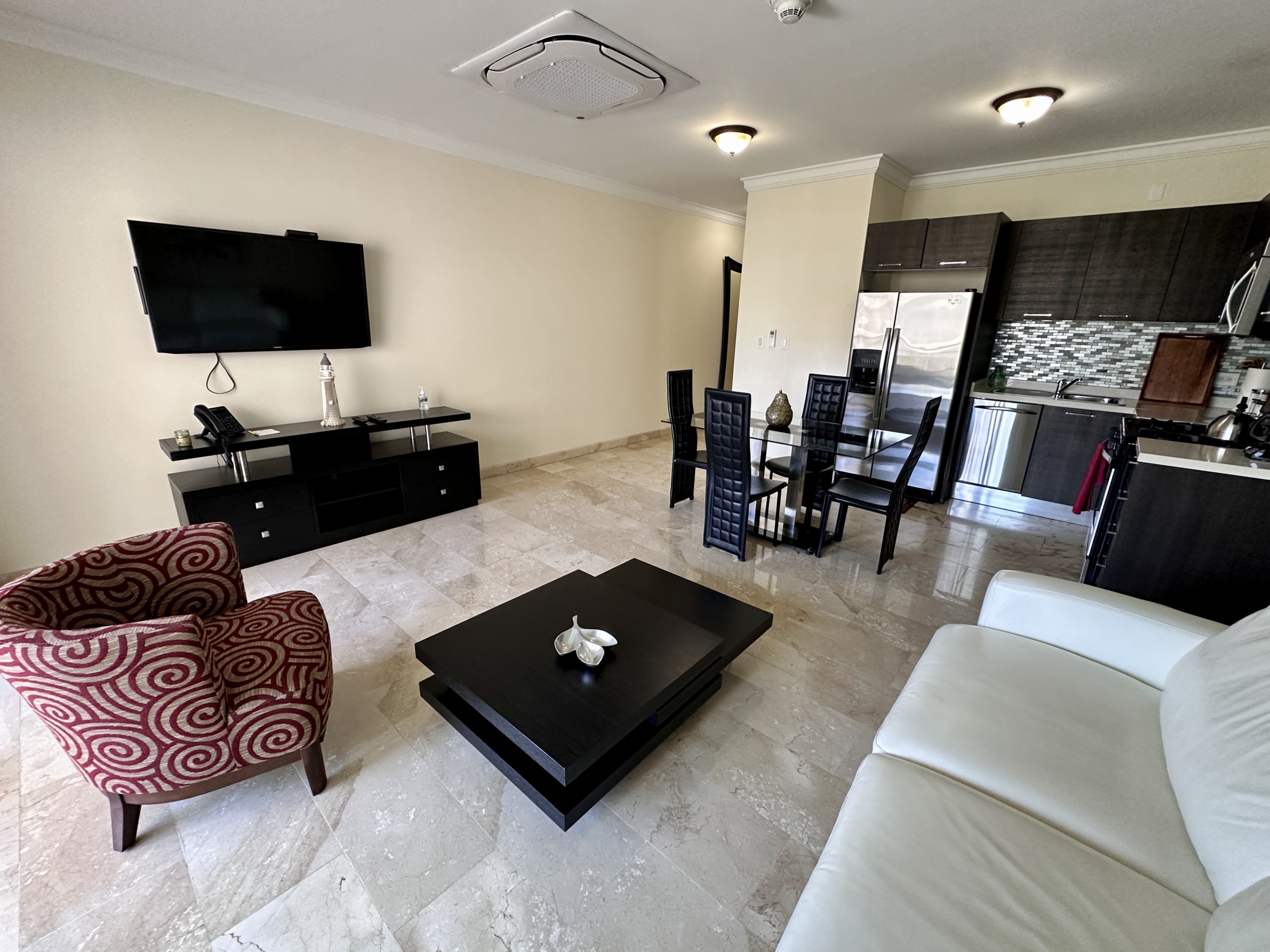 living, dining room, kitchen - PalmAruba Condo