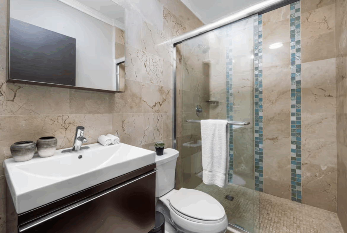 bath at Palm Aruba ❤️ Condo FOR SALE